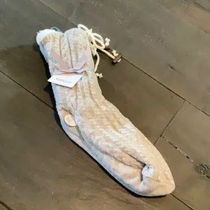 Knit Socks with Sherpa Lining